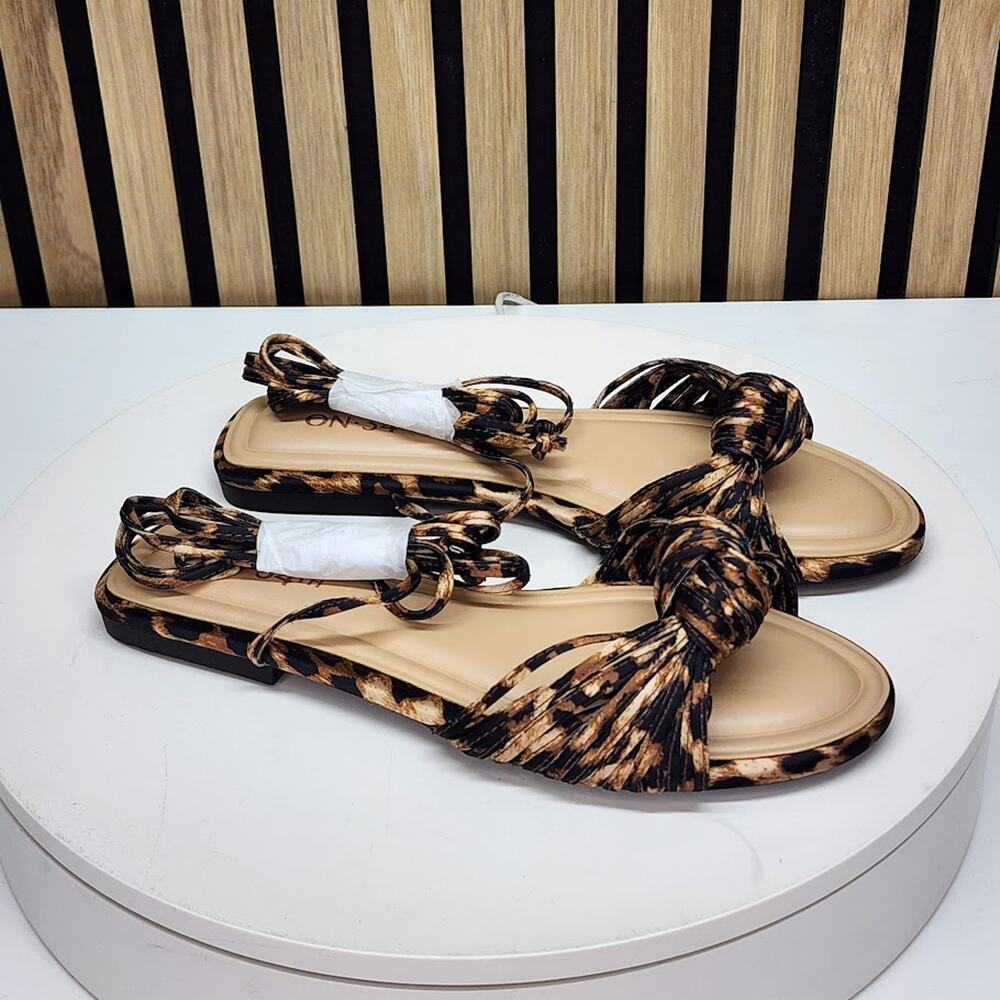 NEW - On 34th Jenniee Women’s Leopard Print Lace Up Flat Sandals Size 8.5 - Picture 2 of 8
